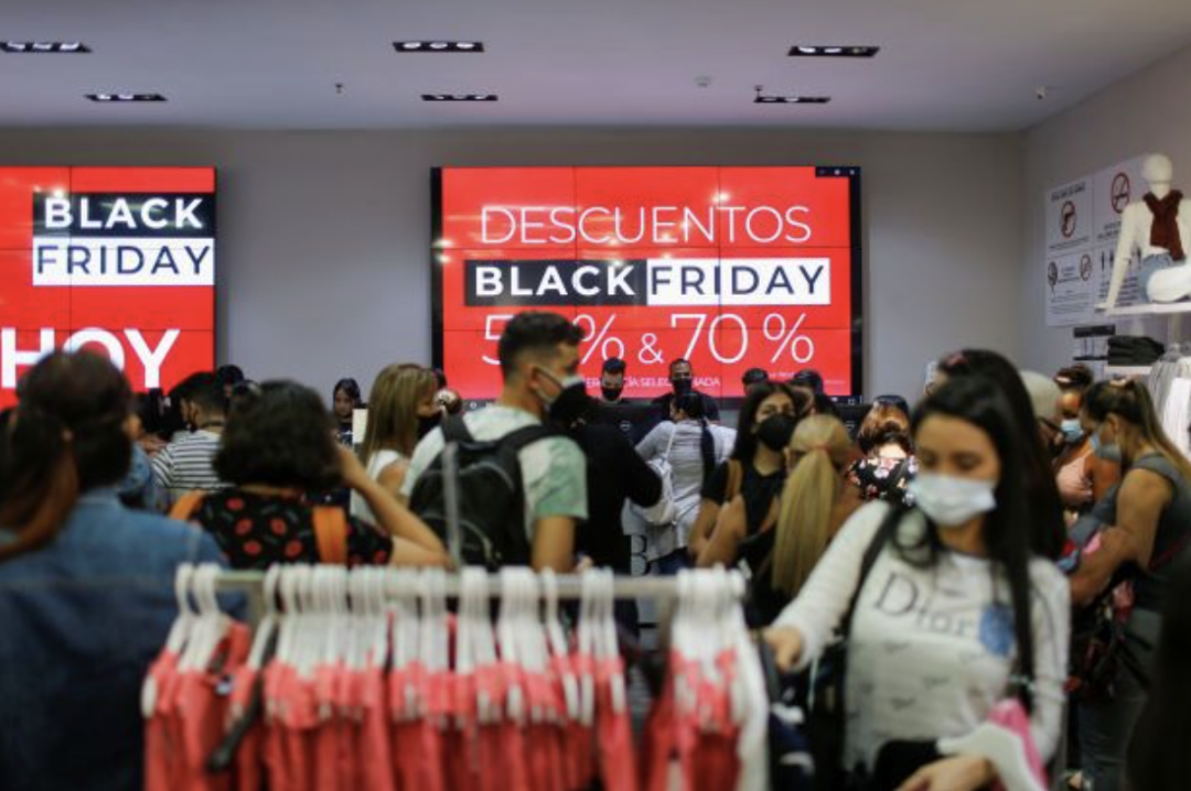 “黑五”线上销售数据下滑，消费者回归实体店；印尼和新加坡超过60%的消费者表示可能会从社交媒体平台购物；今年欧洲电子商务收入达到4650亿美元。