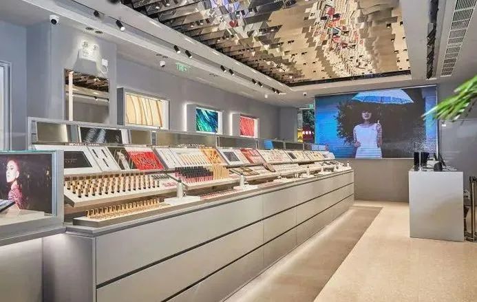 中国彩妆《完美日记》出海，在东南亚一个接一个。