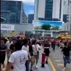 突发！深圳赛格大厦发生摇晃后封闭，撤离卖家：室内物体晃动明显