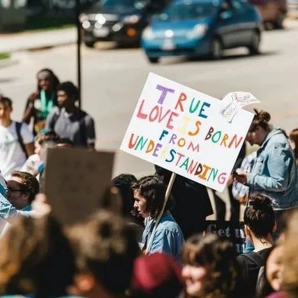 整个6月，为什么海外品牌都在为LGBTQ+群体打call？