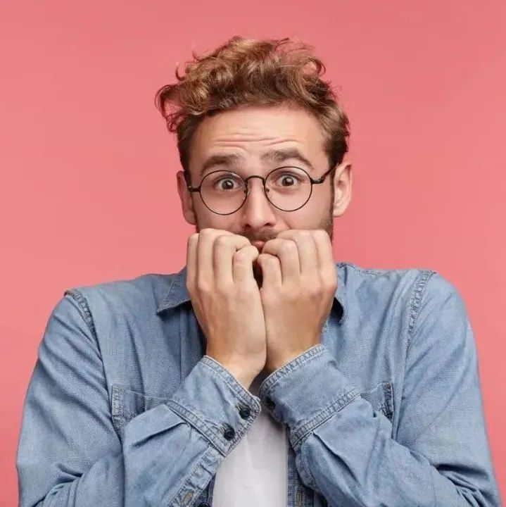 突发！满载中国货物集装箱船遭遇风暴，40个集装箱货坠海，又接连起火...