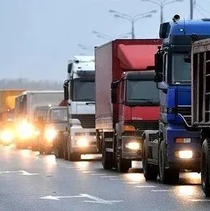 俄罗斯生意人报：俄公路汽车运输价格大幅上涨 国际贸易受阻