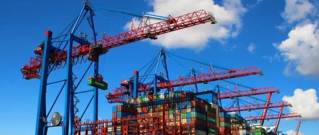 堵堵堵！101艘集装箱船横跨1000英里等待泊位...