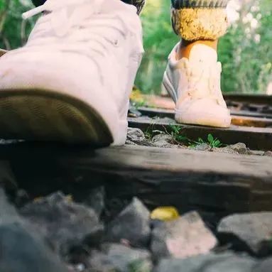 硅谷精英人手一双，“美国版足力健”是怎么火起来的？