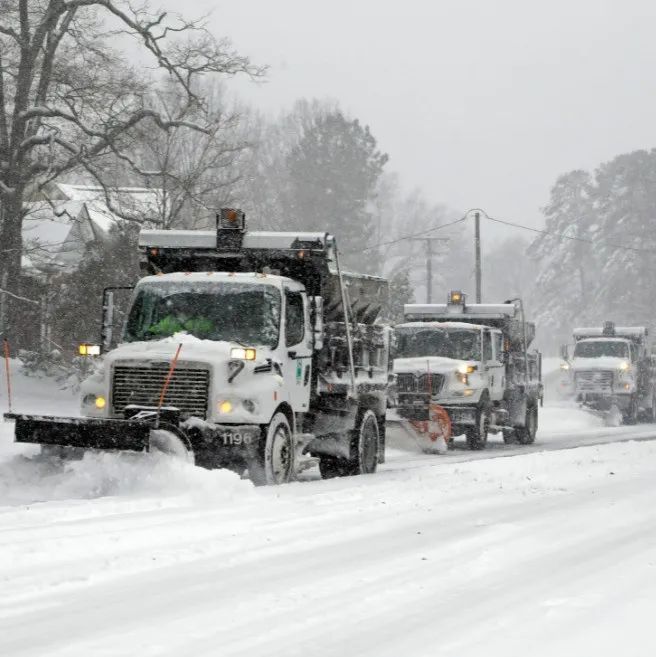 该国受暴风雪影响，部分地区紧急关闭高速公路，物流货运雪上加霜