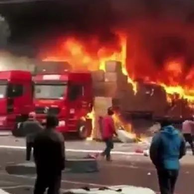损失惨重！福田物流园发生爆炸，现场货物烧成碎片……