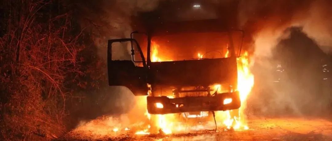 刷屏！福田物流中心发生爆炸，场面恐怖，疑似违禁品引发