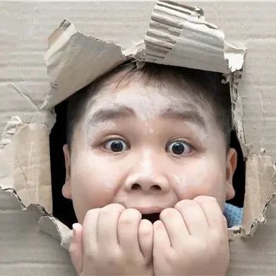 突发事故！一物流中心发生爆炸并起火，现场货物惨不忍睹，卖家快自查...