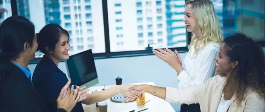 香港税务局4月4日逐步恢复公共服务，各企业尽快安排做账审计报税