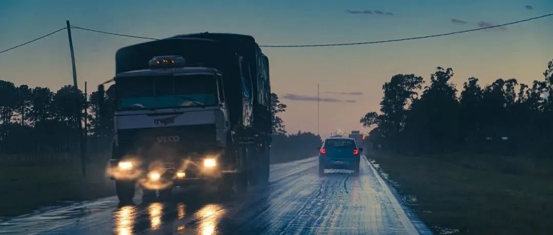 疫情南下，广州、深圳接连拉响警报！船公司开始取消挂靠上海港！国务院发文：严禁擅自关停高速服务区！