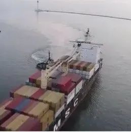 太惨了！这艘满载中国货的集装箱船困在乌克兰港口2个月！76艘外国船只被困乌克兰...