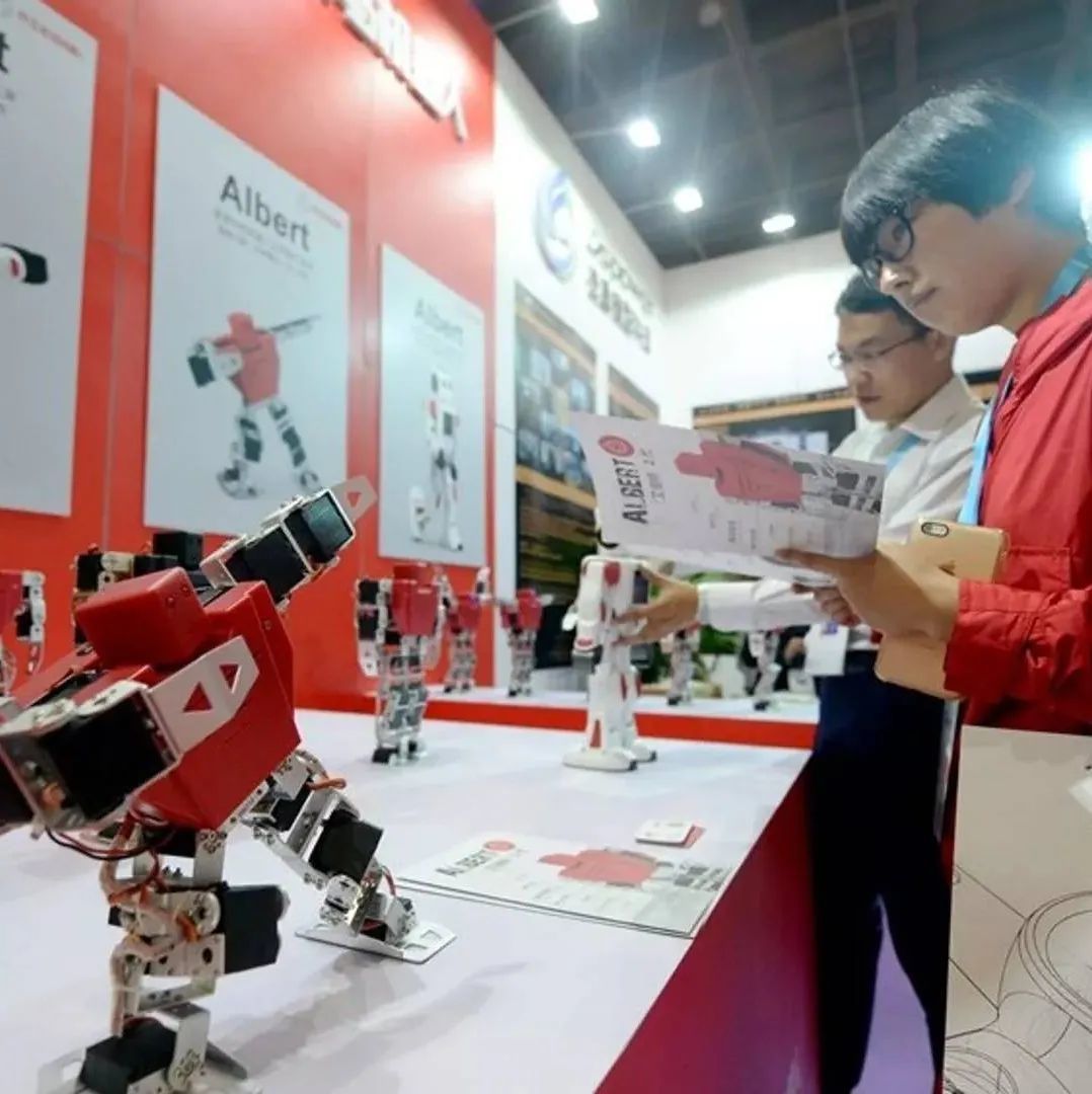 2022年中国机器人市场规模预计将达174亿美元