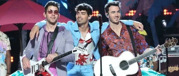 Jonas Brothers 乔纳斯兄弟维权，100家跨境平台店铺被起诉！已立案。