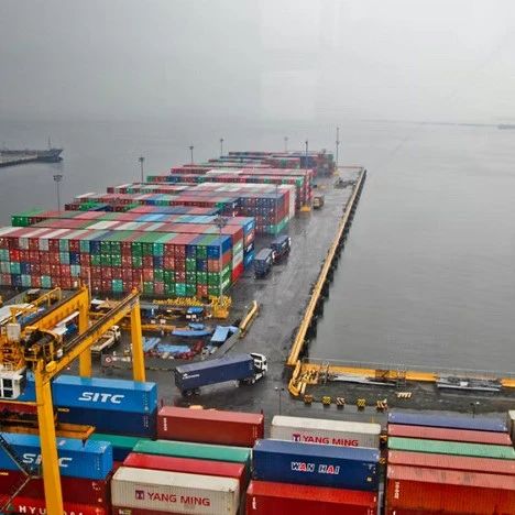 2016年来，集装箱船多年来首次停靠也门荷台达港