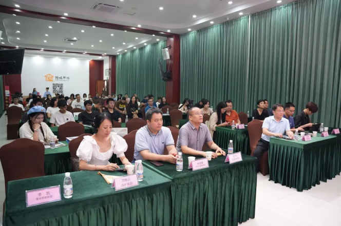全场爆满!全球速卖通——跨境再起航在深圳跨境驿站成功举办!